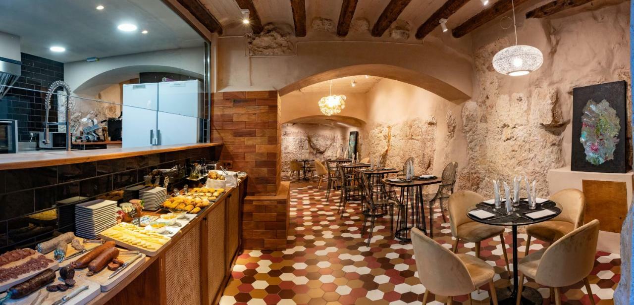 ホテル El Palauet Del Priorat コルノデイヤ エクステリア 写真