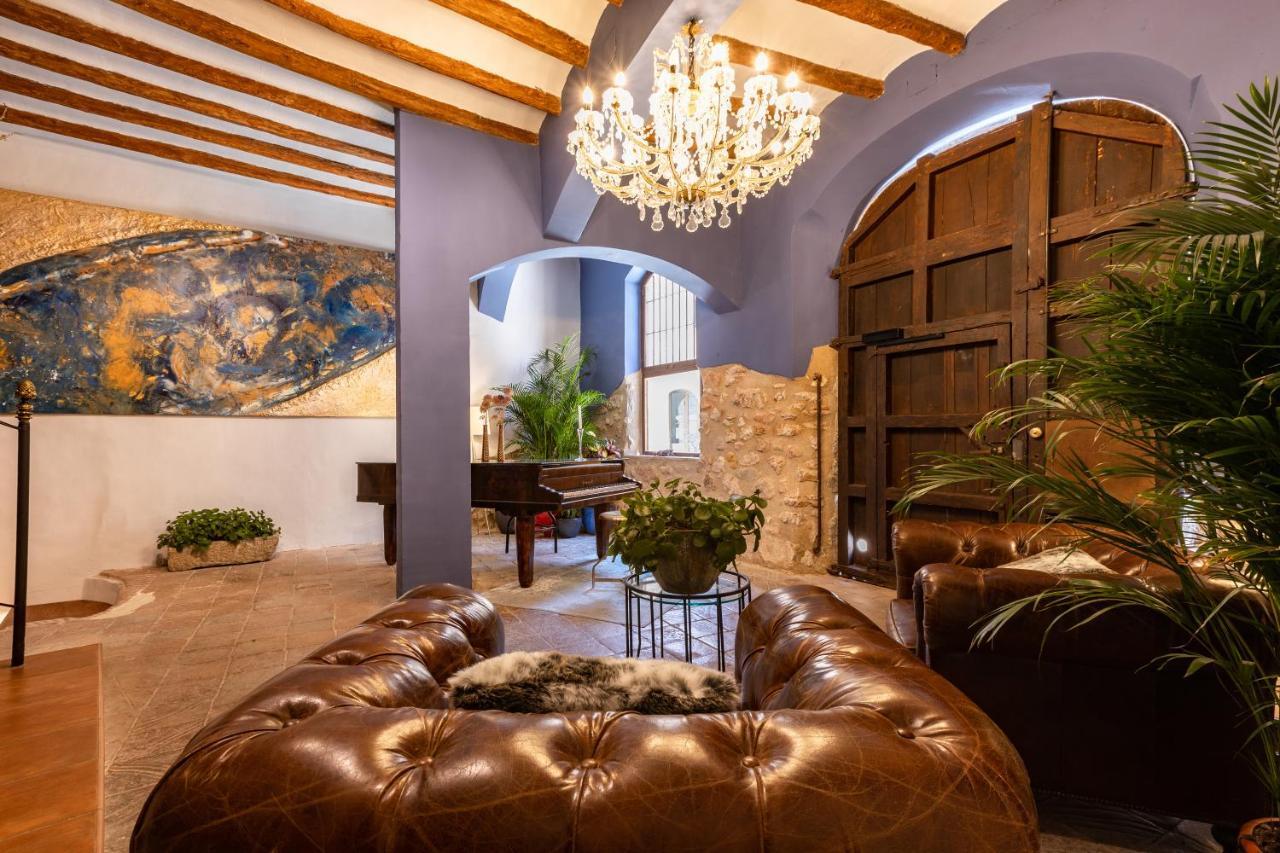 ホテル El Palauet Del Priorat コルノデイヤ エクステリア 写真