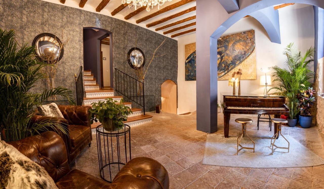 ホテル El Palauet Del Priorat コルノデイヤ エクステリア 写真